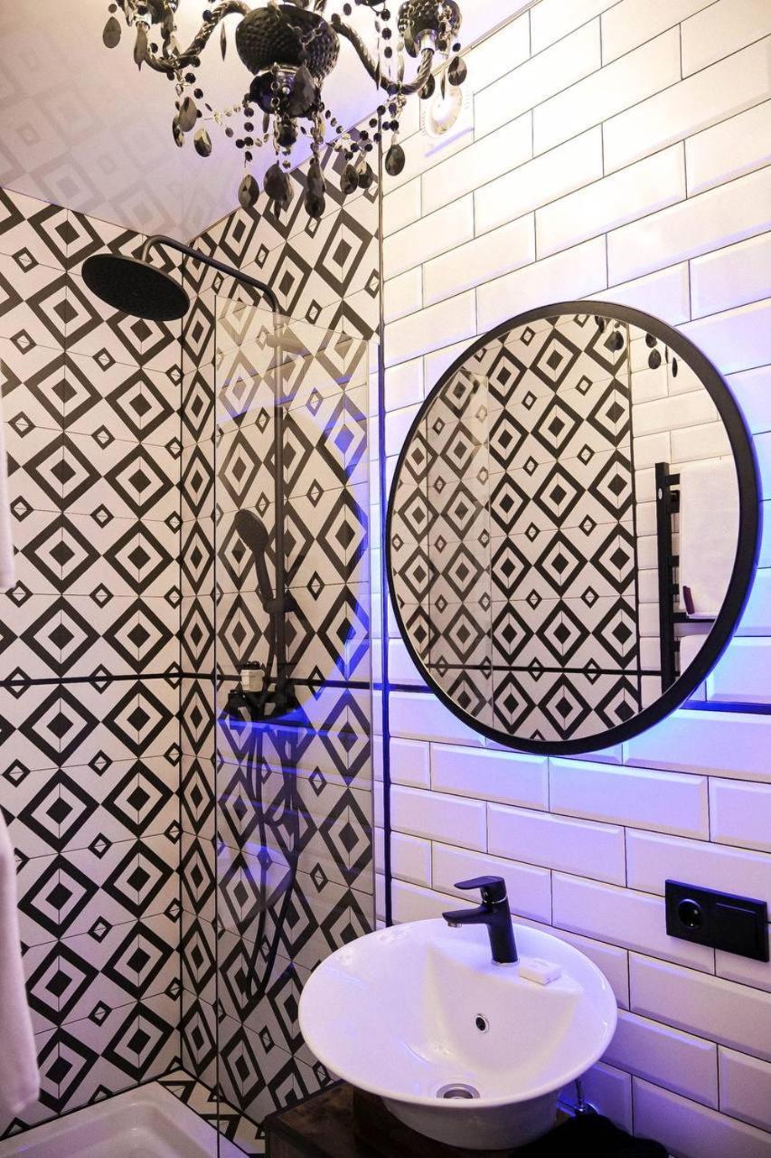 Don Papa Apartments In City Center Kijów Zewnętrze zdjęcie