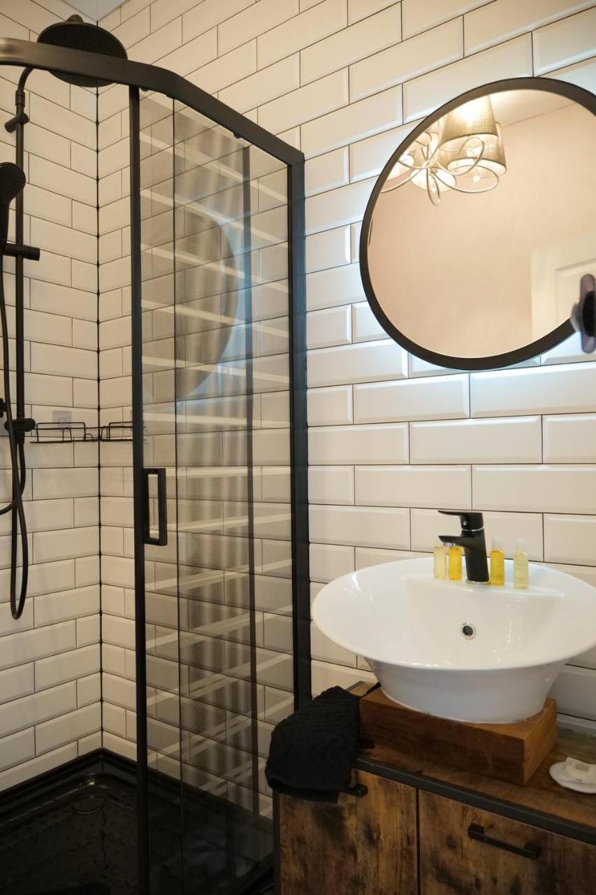 Don Papa Apartments In City Center Kijów Zewnętrze zdjęcie